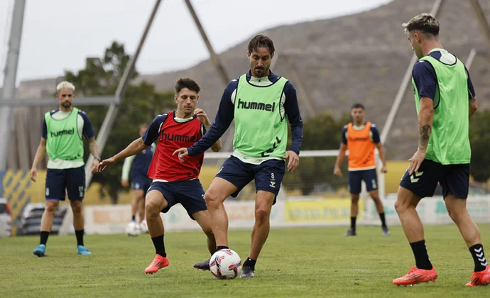 Moleiro y Januzaj se incorporan al grupo y la enfermería se vacía