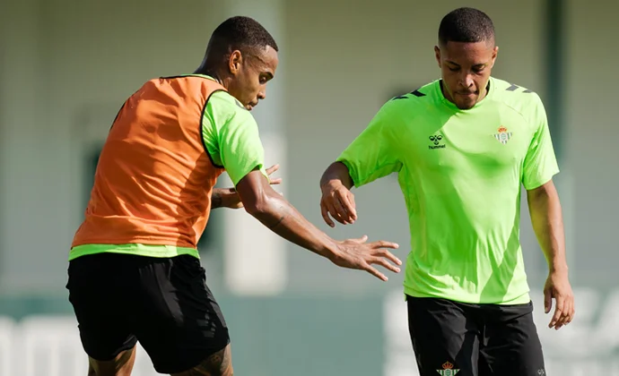 Vitor Roque y Lo Celso completan su única sesión, faltan Cardoso, Bartra y Juanmi