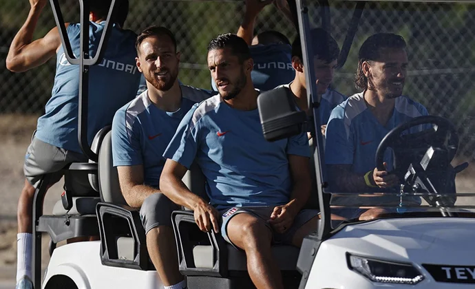 Reinildo y Julian Alvarez siguen al margen por segundo día consecutivo