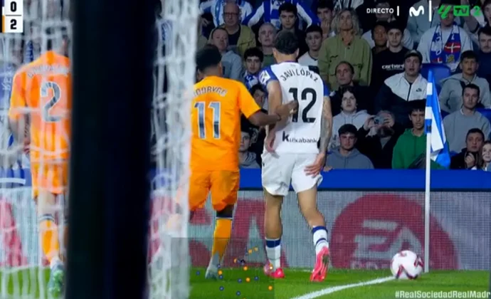 Javi López tuvo que ser sustituido por molestias en los isquiotibiales