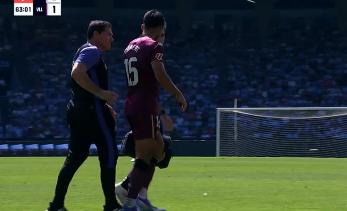 Comert se retira lesionado del partido en Balaidos