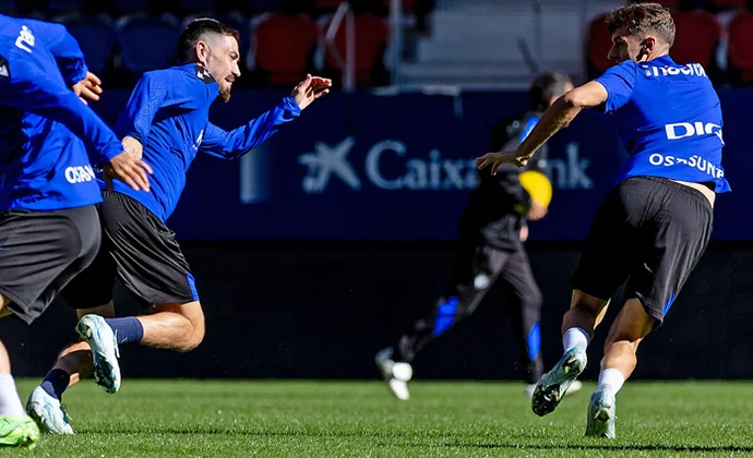 Budimir se prueba con el grupo en la sesión del domingo