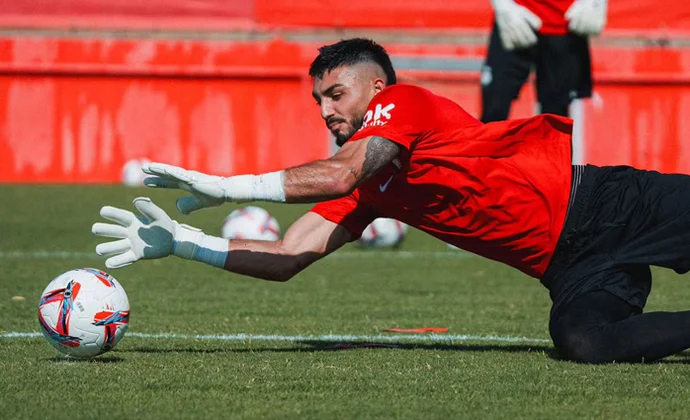 Leo Román apunta a la titularidad mañana contra la Real Sociedad