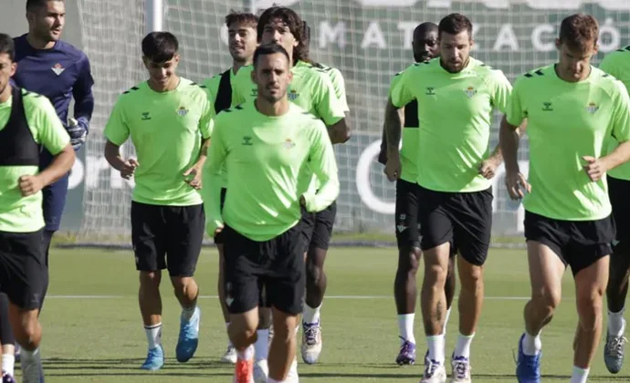 Marc Bartra sigue al margen y está descartado para recibir al Getafe