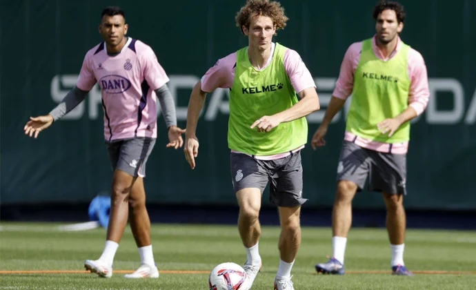 El Espanyol completa otra sesión de trabajo sin recuperar a Calero