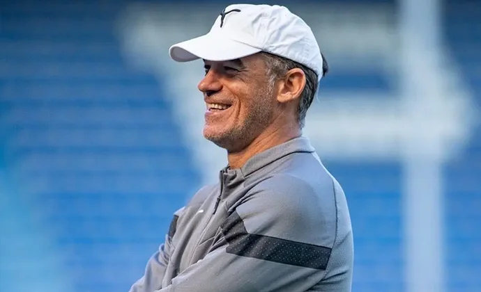 Luis García medita un once sin Guridi ni Conechny