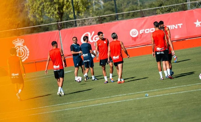 Sesión de recuperación en Son Bibiloni con cuidados para Navarro y con tres jugadores en la enfermería