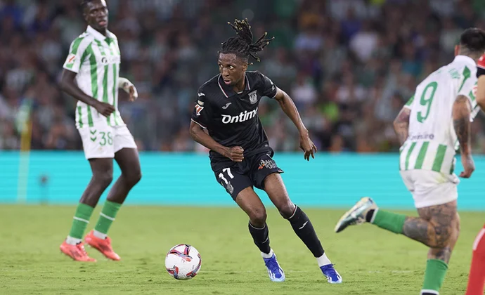 Parte médico oficial de Yvan Neyou y periodo estimado de baja