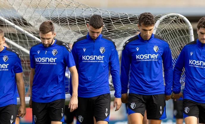 Kike Barja completa toda la sesión e Iker Muñoz es la única baja