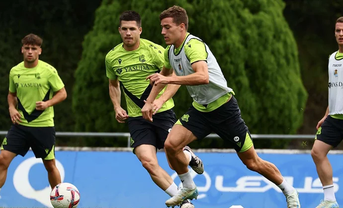 Javi López y Brais, al margen en la vuelta al trabajo, pero no descartados