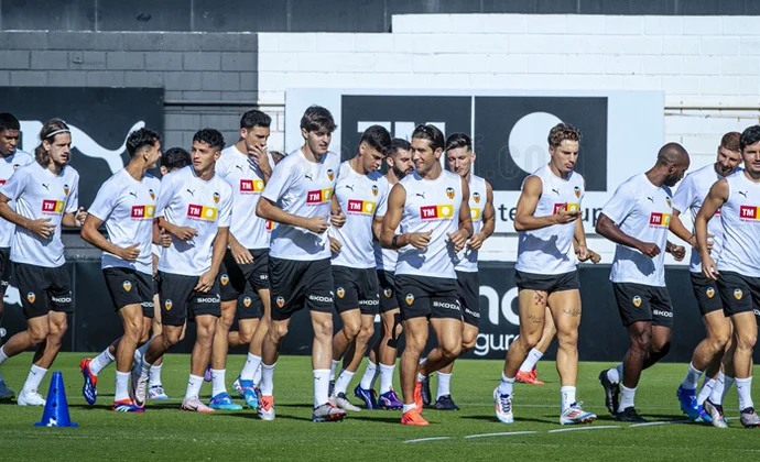 El Valencia retoma los entrenamientos con Almeida al margen y Fran Pérez con el grupo