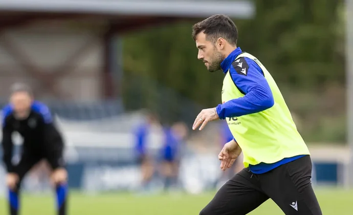Iker Muñoz, única baja en el entrenamiento de hoy en Tajonar