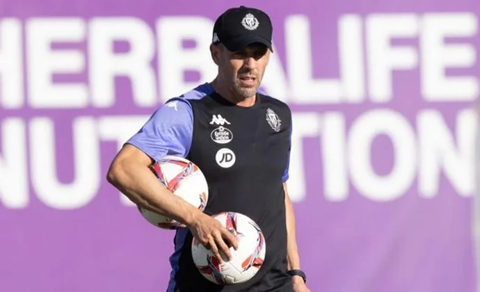 Meseguer e Iván Sánchez apuntan a la titularidad contra la Real Sociedad