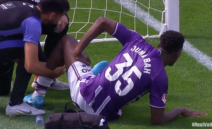 Juma Bah, sustituido por problemas en el sóleo