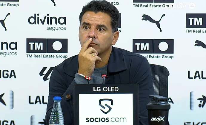 Míchel expresa sus sensaciones y evita individualizar en las rotaciones