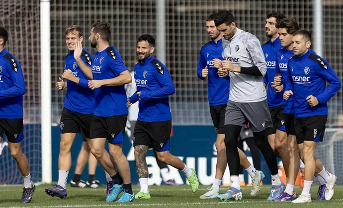 Osasuna retoma el trabajo con Kike Barja, pero sin Iker Muñoz