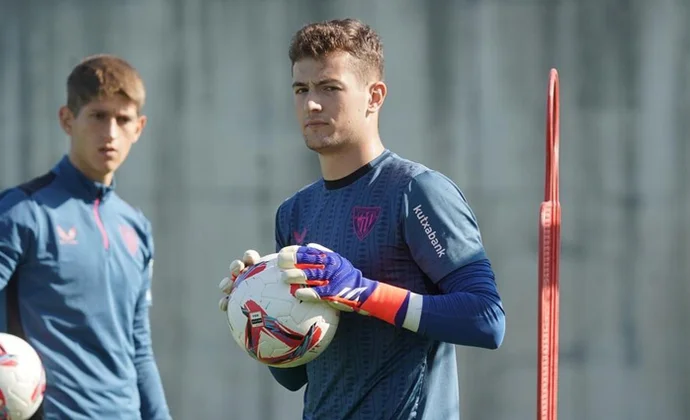 Agirrezabala vuelve al grupo. Nico Williams y De Marcos, al margen