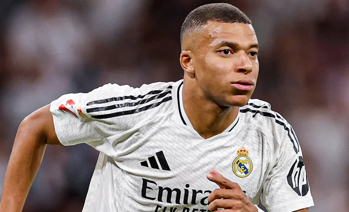 Mbappé, pendiente de pruebas y evolución por unas molestias en el muslo