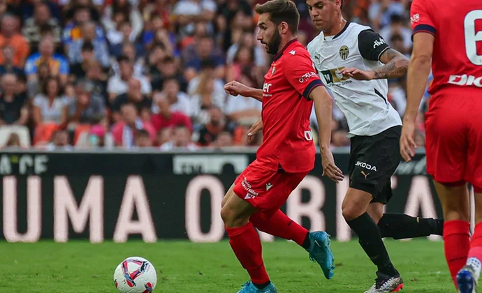 Moncayola, sustituido en el descanso por una molestia en el sóleo