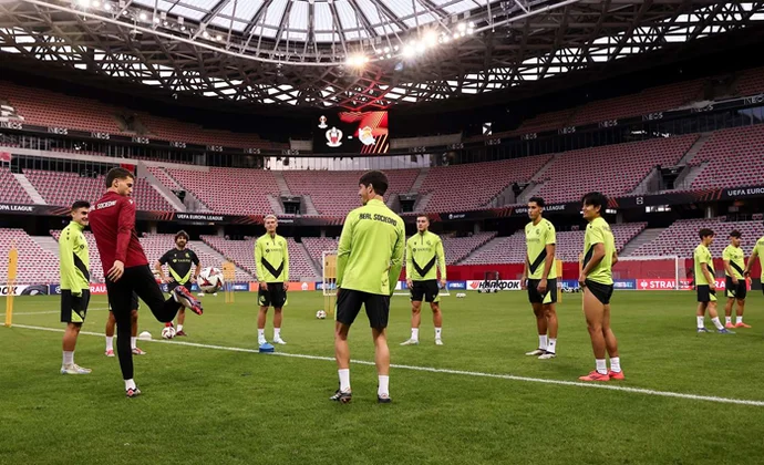 La Real se ejercitó esta noche en el Allianz Riviera sin los tres lesionados