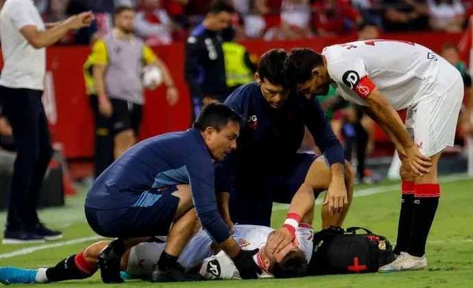 Saúl se retira lesionado del partido contra el Valladolid