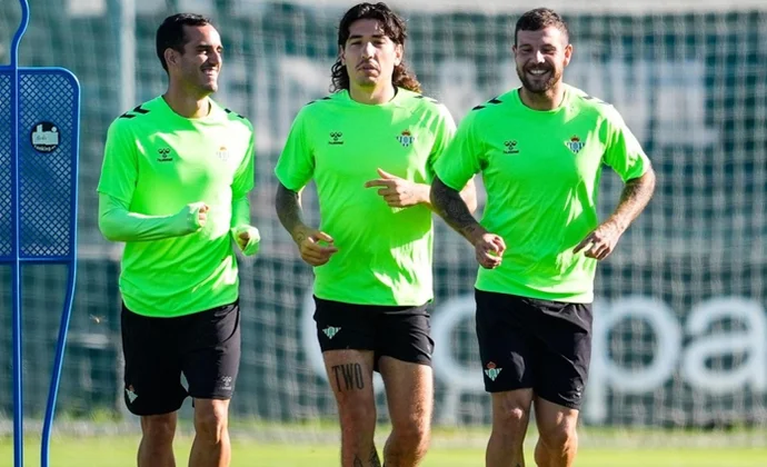 Vitor Roque no entrena por molestias y se une a las cuatro bajas conocidas