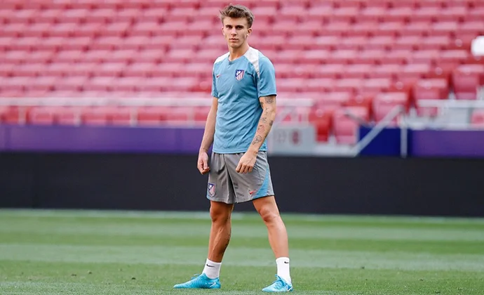 Pablo Barrios vuelve al grupo y Azpilicueta es la única baja