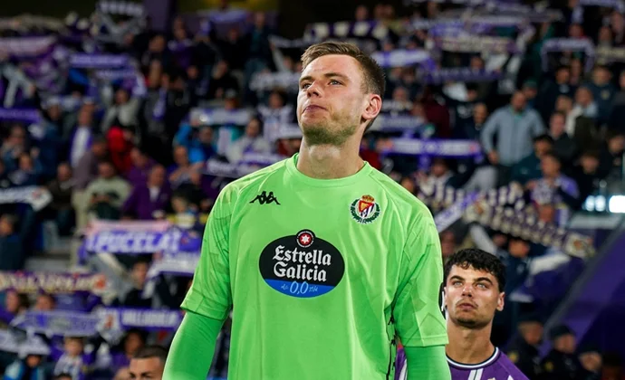 Estonia convoca a Karl Hein, lo que genera optimismo sobre su estado físico