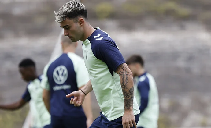 Las Palmas se ejercitó este miércoles con McKenna haciendo el calentamiento