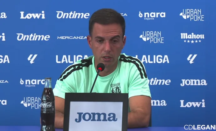 Borja Jiménez habla de Haller, Juan Cruz, Miguel, la portería y el Valencia y juega al escondite con los lesionados