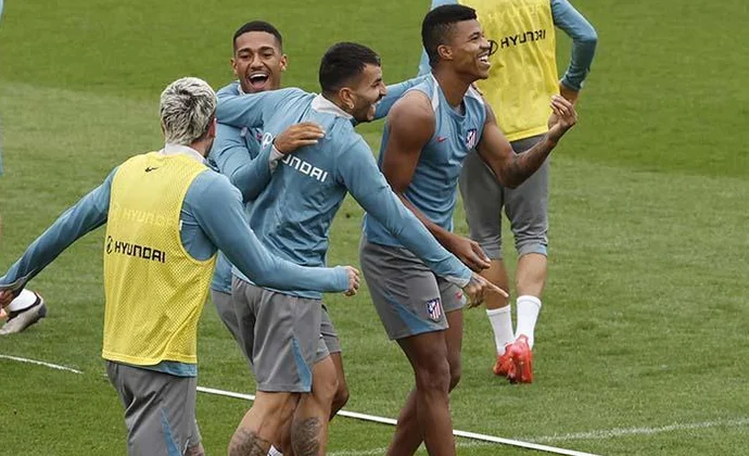 Witsel y Giménez trabajan al margen por gestión de cargas