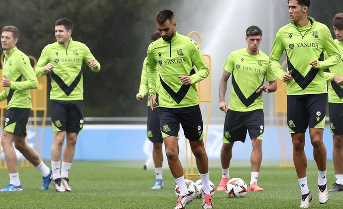 La Real Sociedad retoma los entrenamientos sin nuevas secuelas y con solo dos bajas