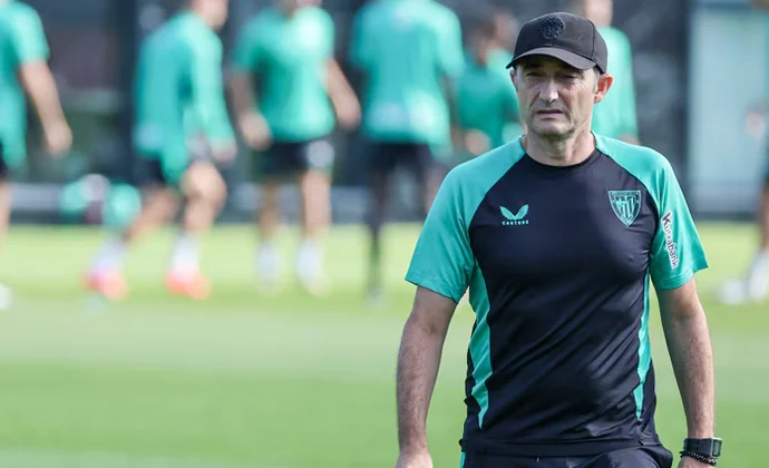 Prados y Unai Simón se prueban con el grupo. Yeray y Vesga, al margen