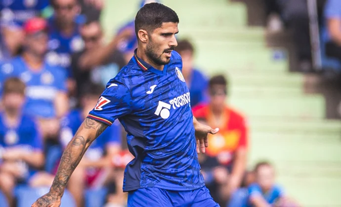 Luis Milla y Mayoral terminaron con golpes. Berrocal, pendiente de pruebas