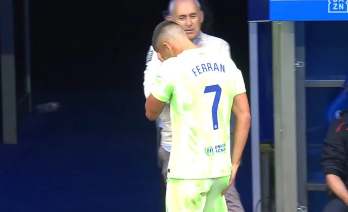 Ferran Torres se retira lesionado a los cinco minutos