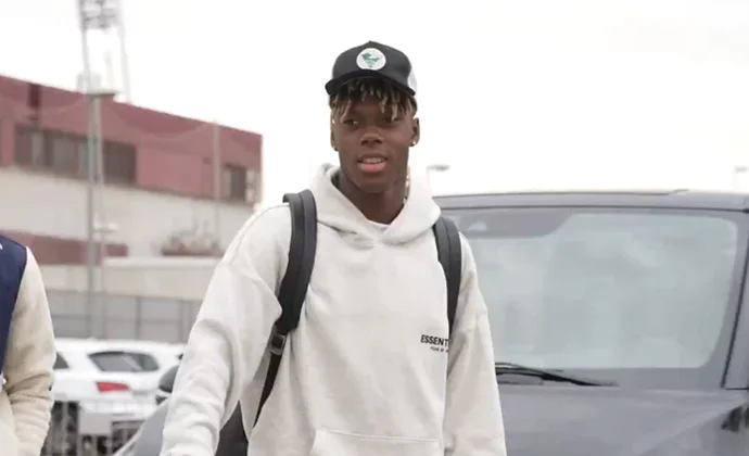 Nico Williams llega a Las Rozas y de momento no será desconvocado