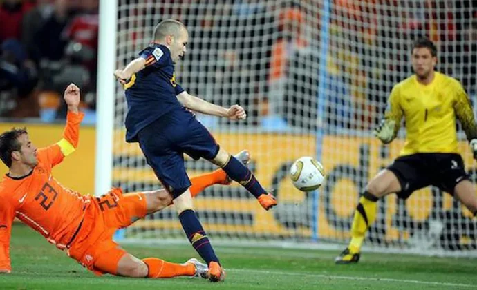 Andrés Iniesta anuncia su retirada como futbolista profesional