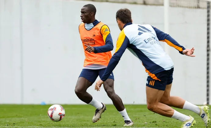 Ocho jugadores en la enfermería en la tercera sesión de la semana en Valdebebas