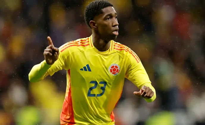 Yaser Asprilla terminó el partido contra Bolivia con un golpe, pero no sufre lesión