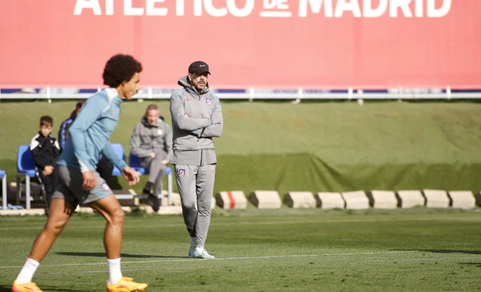 El Atlético cierra la semana de trabajo sin recuperar efectivos