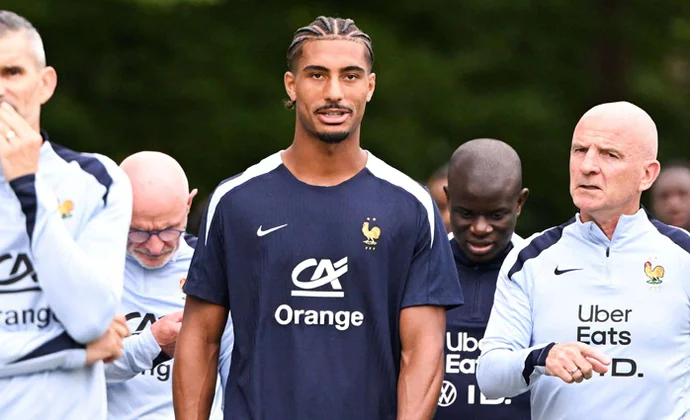 Badé no pudo jugar contra Bélgica por problemas musculares