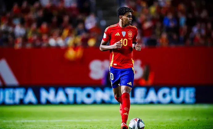 Yamal se pierde el partido contra Serbia por una sobrecarga, pero no peligra contra el Sevilla