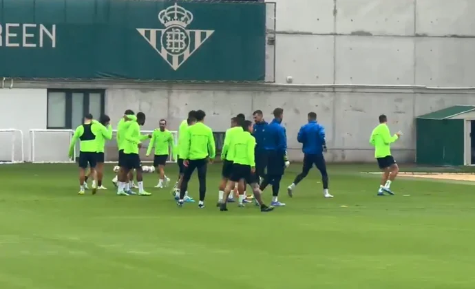 Pellegrini está de vuelta, Cardoso vuelve al grupo y Marc Roca sigue al margen