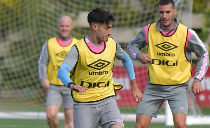 RDT, Embarba y Diego Méndez empiezan la semana con el grupo. Chavarría, al margen