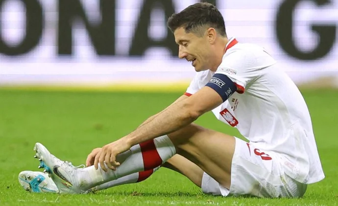 La exploración a Lewandowski en Barcelona descarta lesión: golpe con pequeño moratón