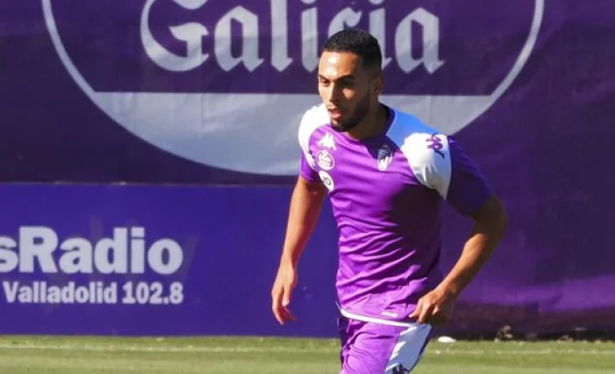 Pezzolano ensaya con Anuar de carrilero en la última sesión