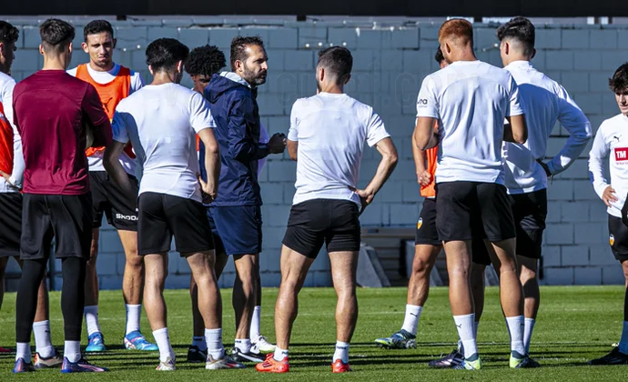 Baraja ensaya un 4-2-3-1 sin Yarek para recibir a Las Palmas