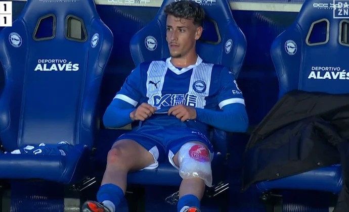 Antonio Blanco, sustituido por un pequeño problema en la rodilla