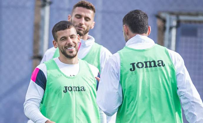 Mayoral no completa la sesión por una leve molestia y mañana pasará una prueba