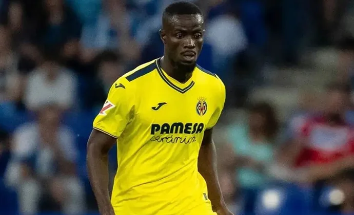 Eric Bailly tuvo que ser sustituido en el descanso por una lesión de clavícula